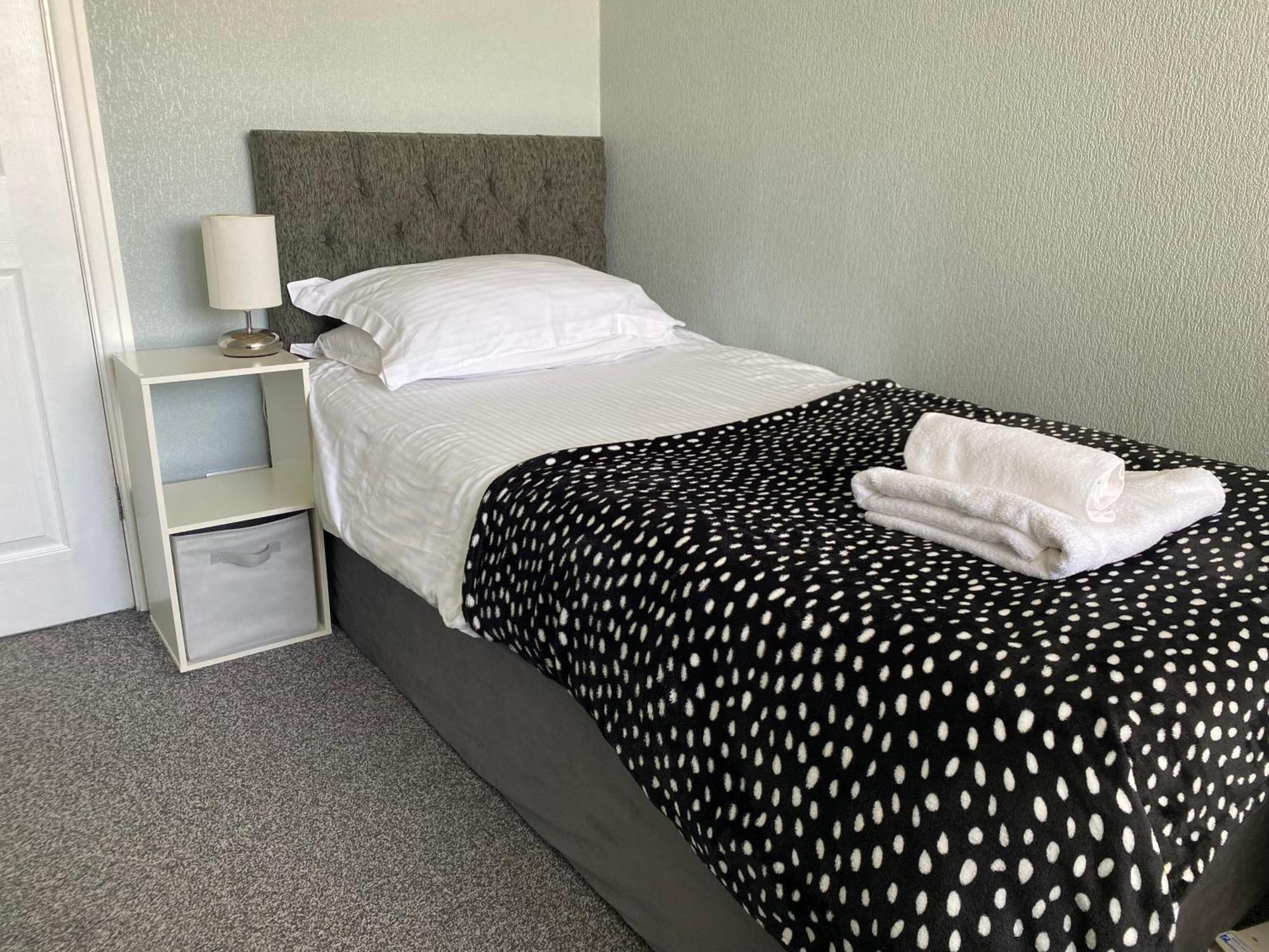 Quiet Ground Floor Apartment With Parking Morecambe Ngoại thất bức ảnh